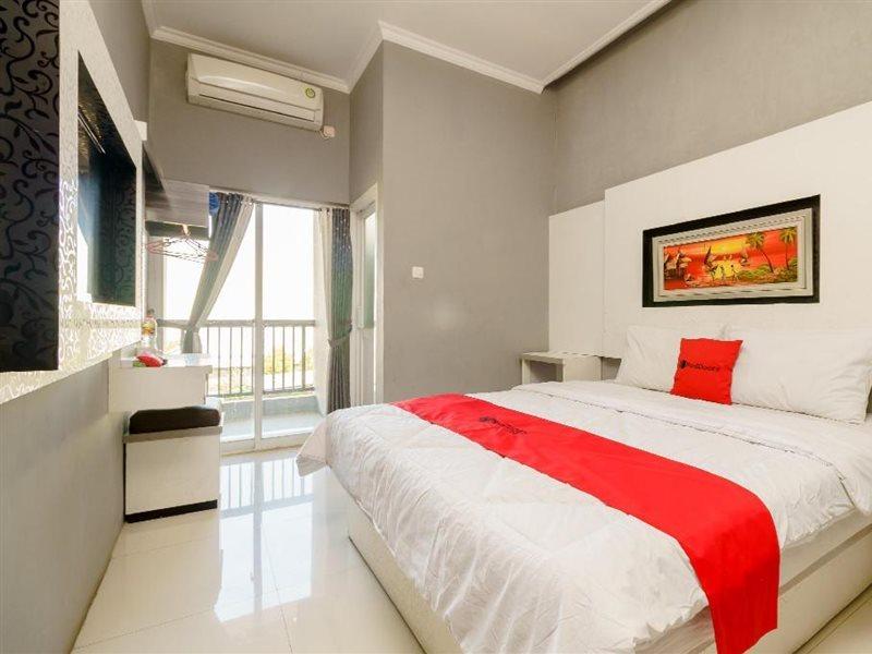 Reddoorz Resort Premium @ Sangkan Hurip Kuningan Exterior photo
