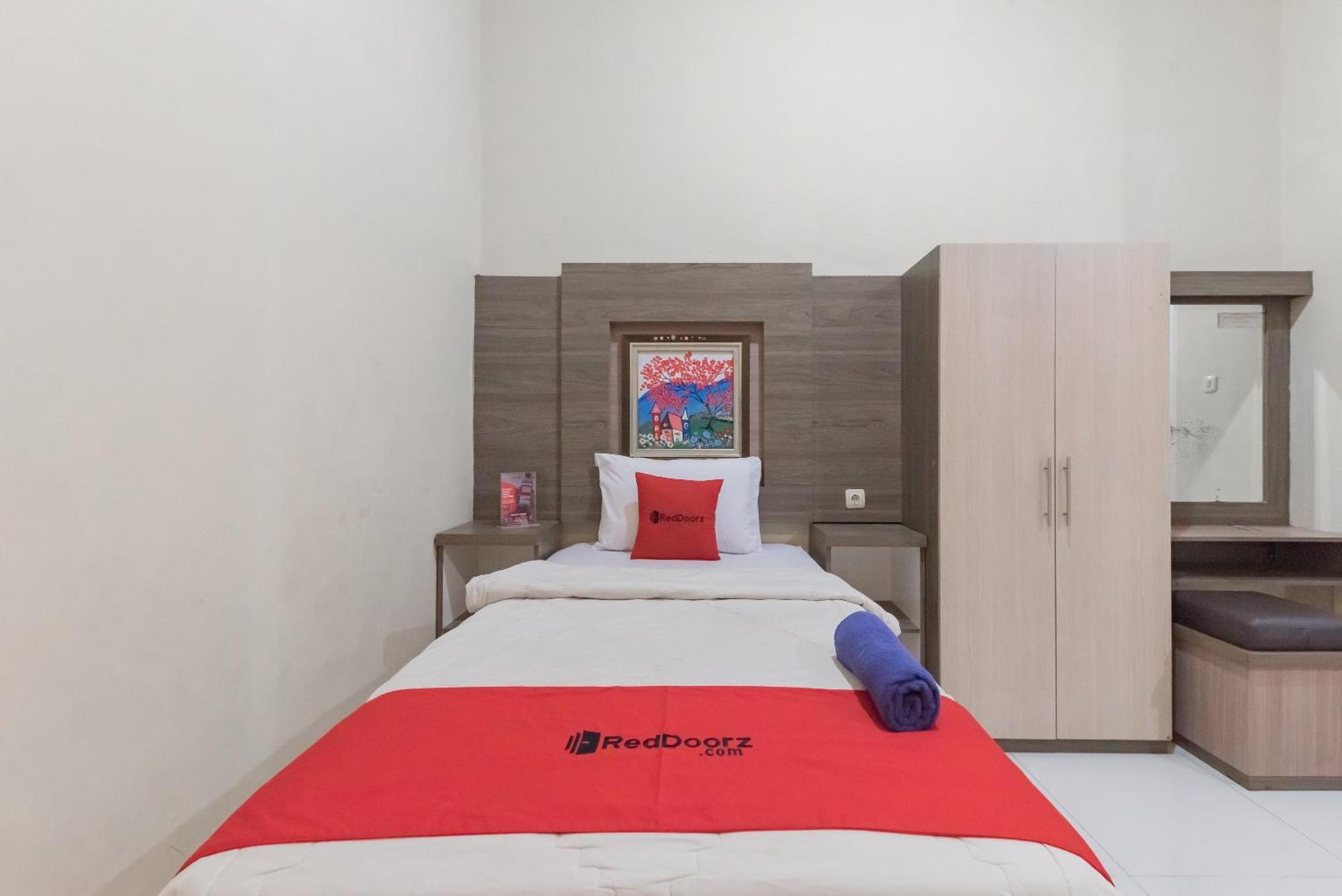Reddoorz Resort Premium @ Sangkan Hurip Kuningan Exterior photo