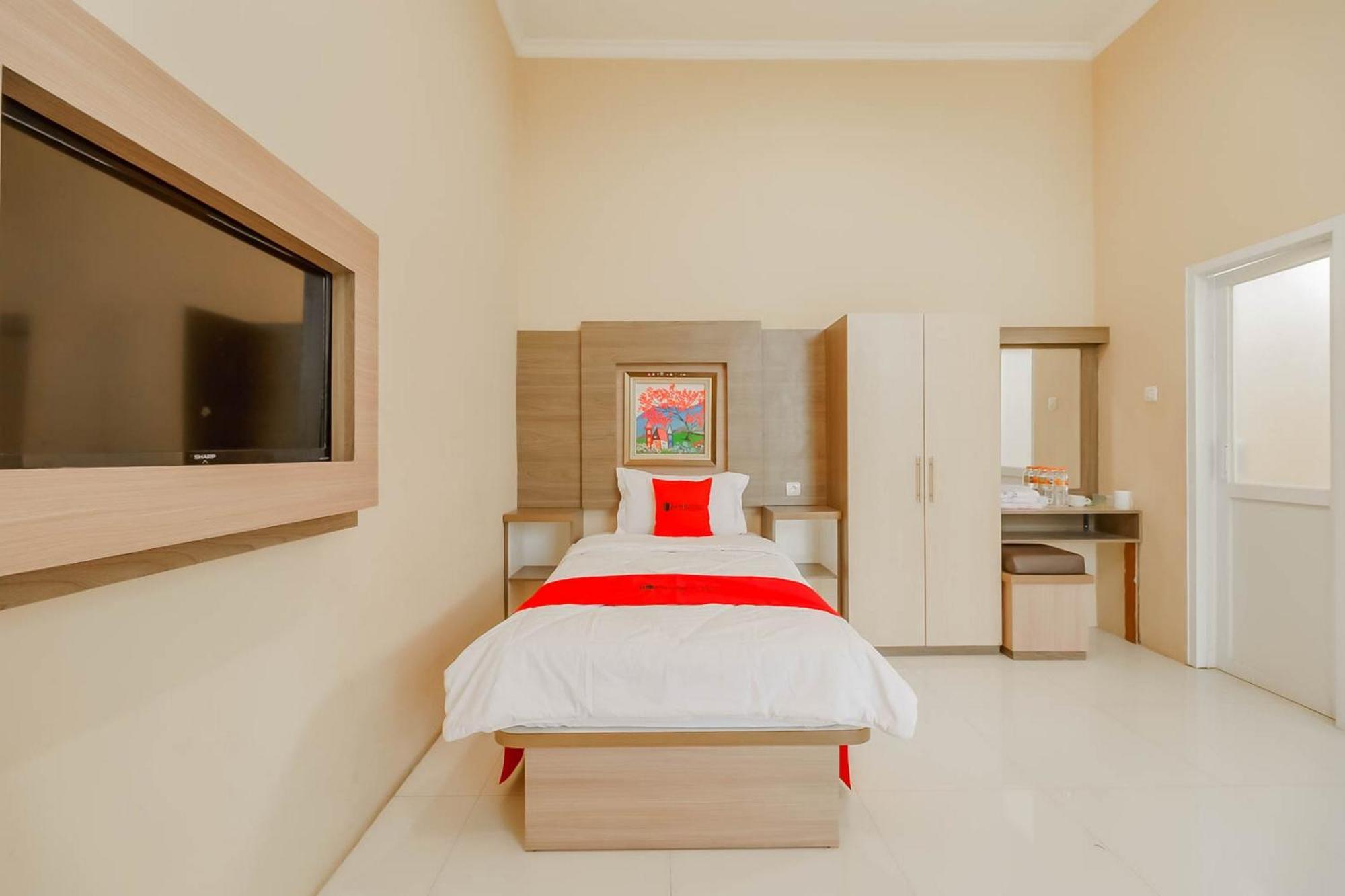 Reddoorz Resort Premium @ Sangkan Hurip Kuningan Exterior photo
