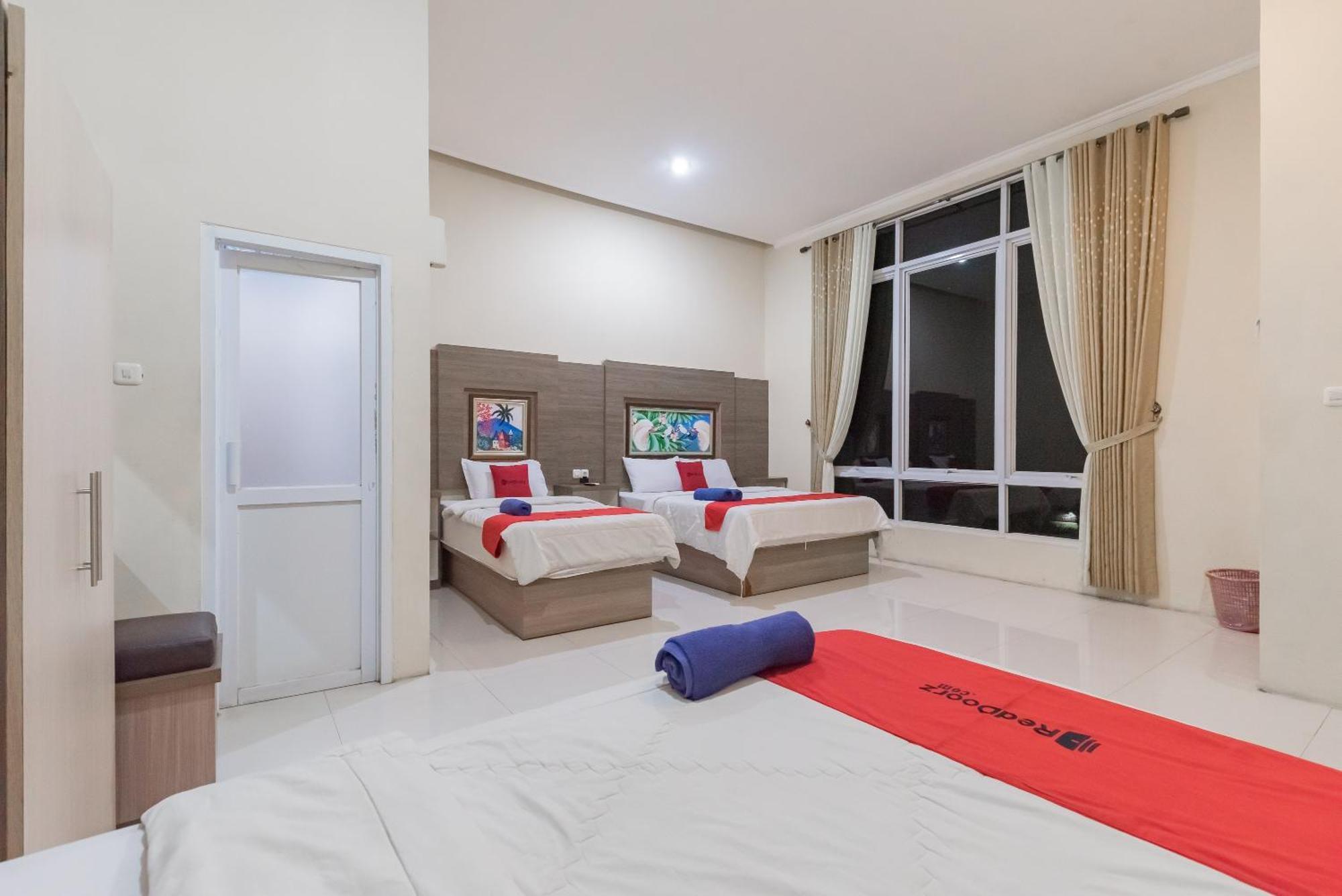 Reddoorz Resort Premium @ Sangkan Hurip Kuningan Exterior photo