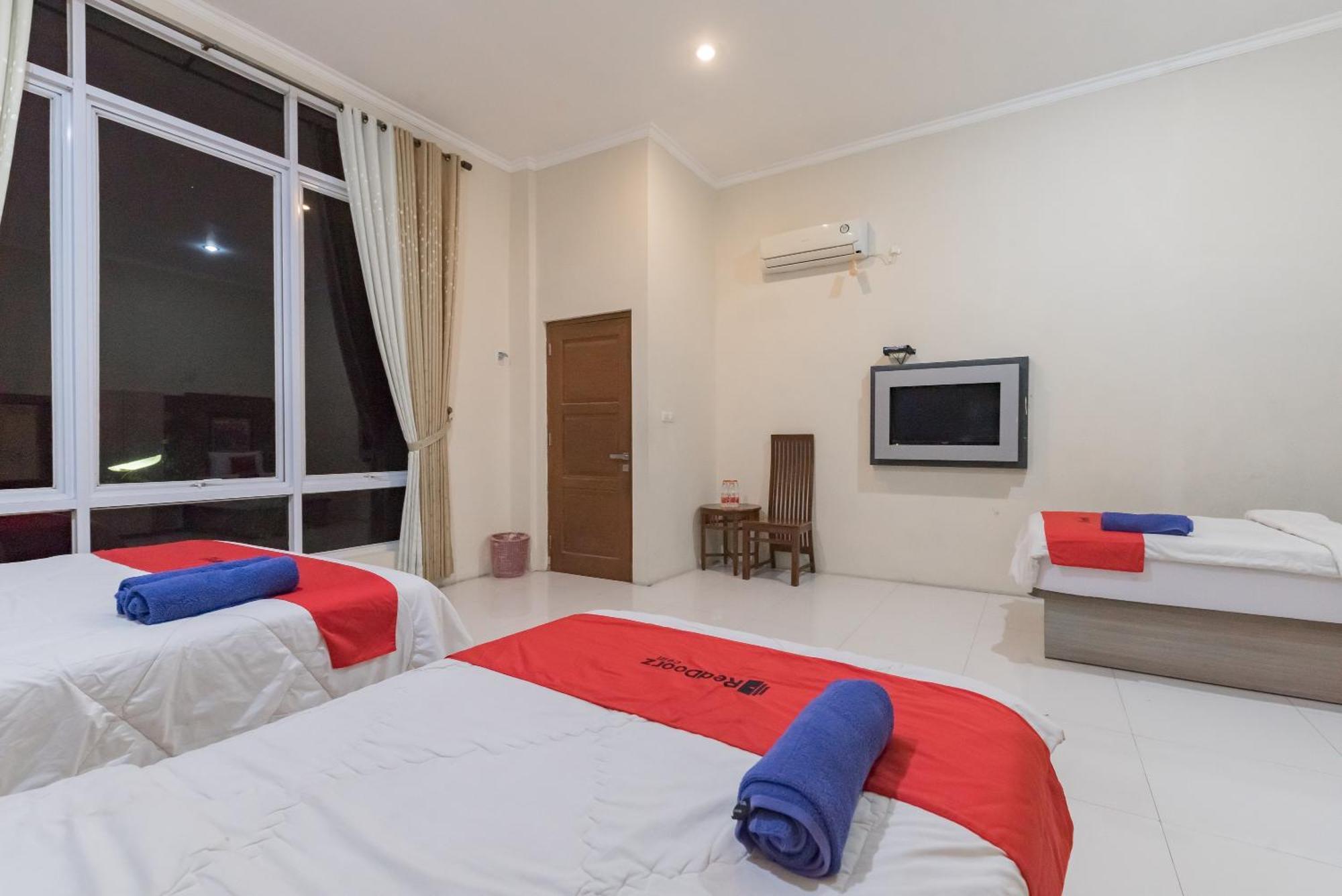 Reddoorz Resort Premium @ Sangkan Hurip Kuningan Exterior photo
