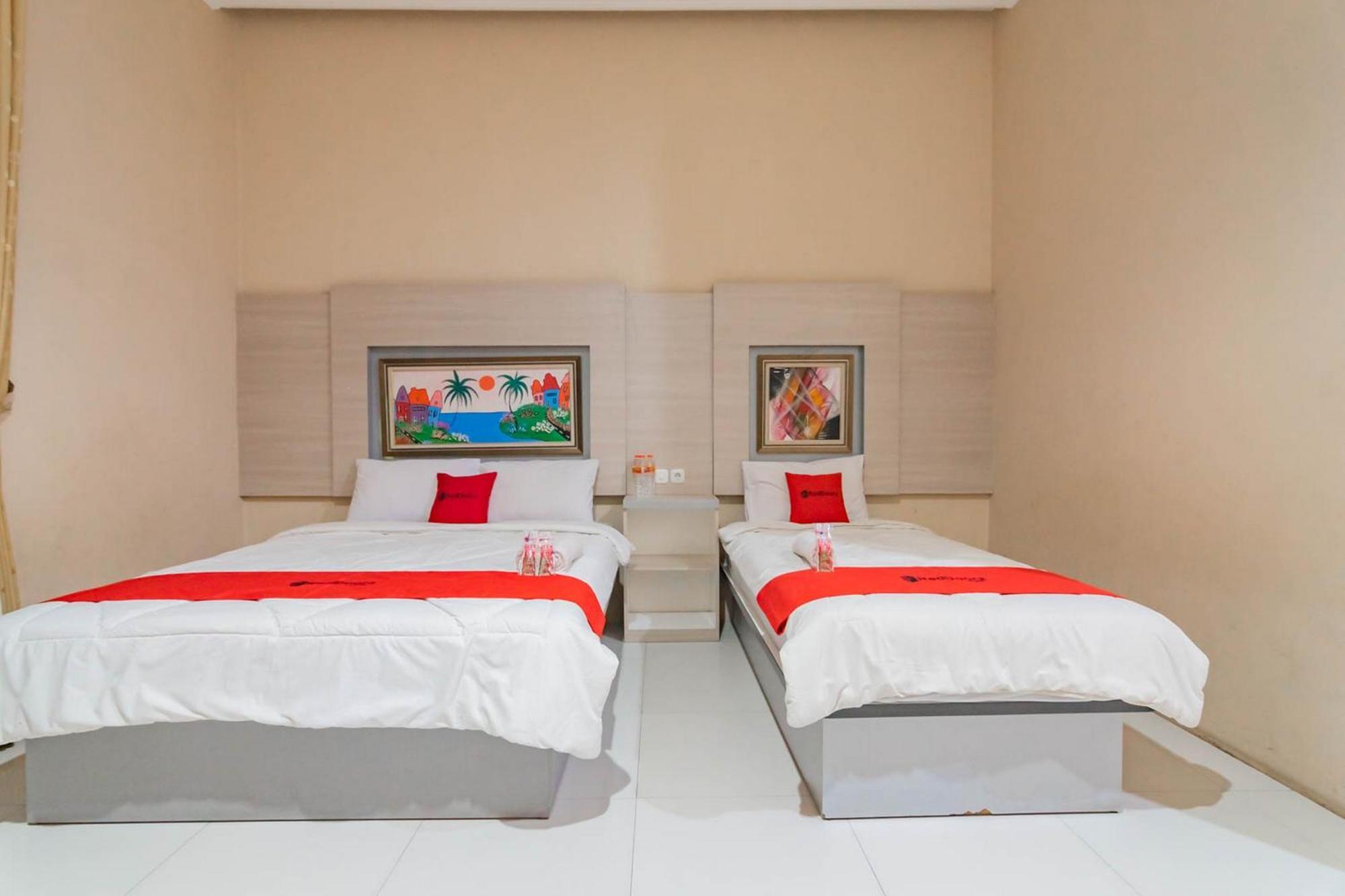 Reddoorz Resort Premium @ Sangkan Hurip Kuningan Exterior photo