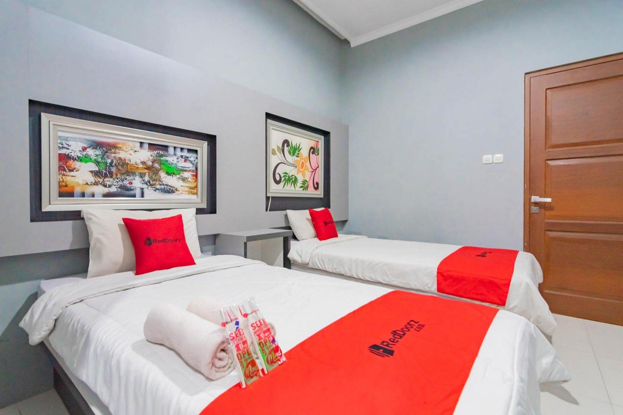 Reddoorz Resort Premium @ Sangkan Hurip Kuningan Exterior photo