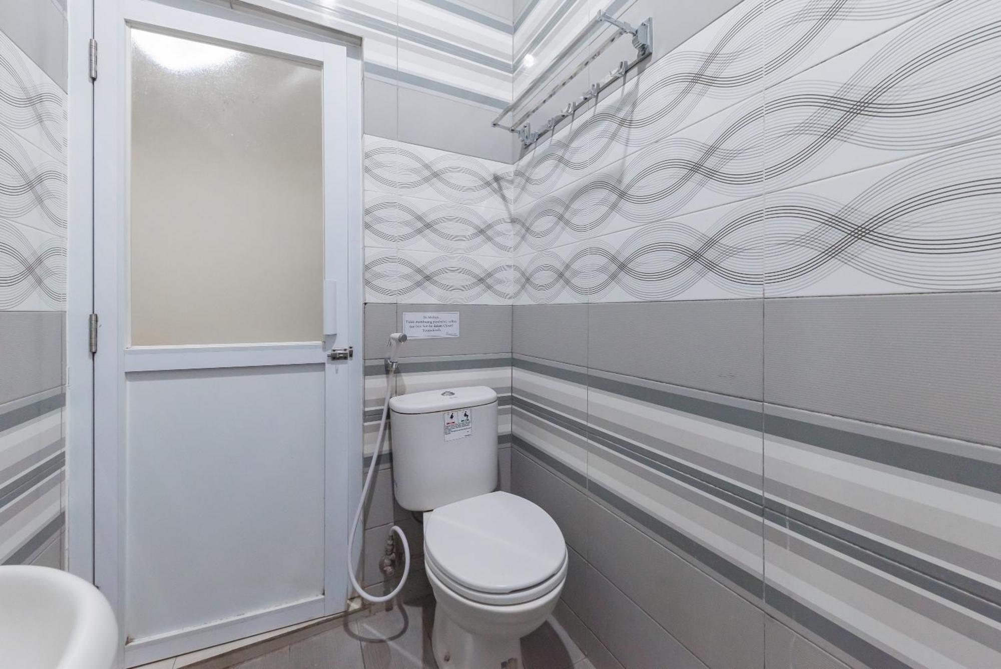 Reddoorz Resort Premium @ Sangkan Hurip Kuningan Exterior photo